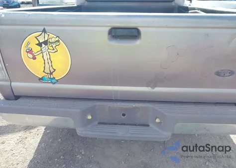 1996 Ford Ranger z USA, uszkodzony, nr VIN 1FTCR10A6TTA30897